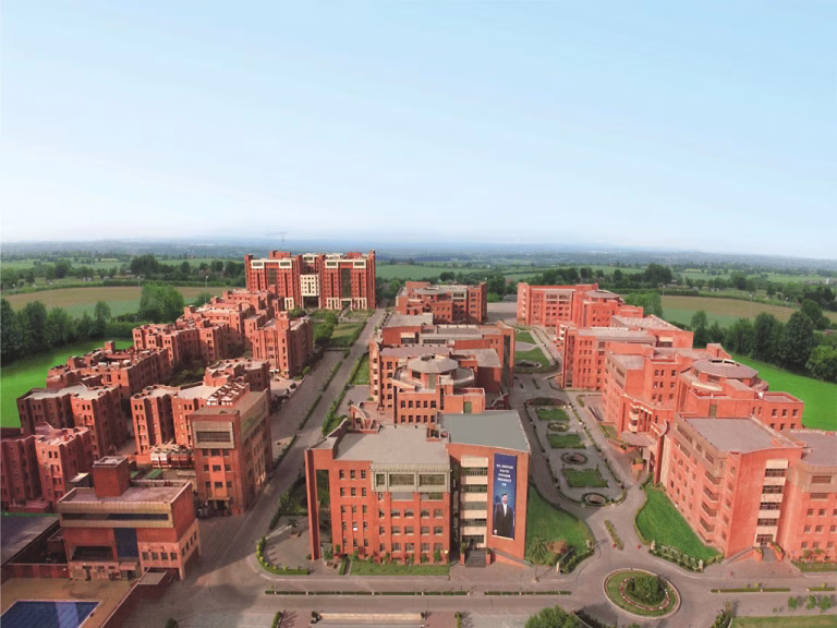 Amity University Noida – Admission 2026, Fees, Courses, Placement, Ranking
